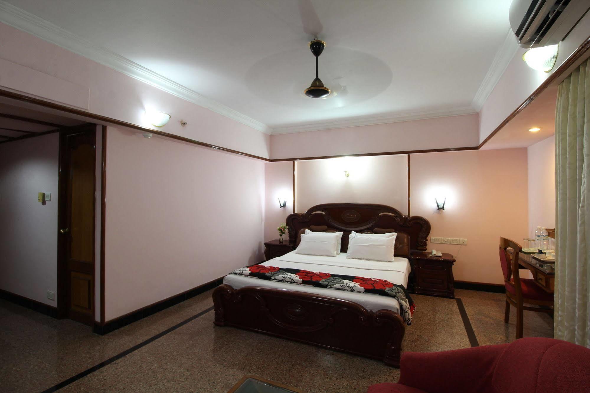 Mayura Residency Guruvayur Exterior photo